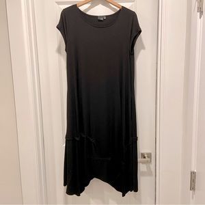 Lisa Bayne Ravenna Tuck Dress, in Black. Size: XS  Made in USA